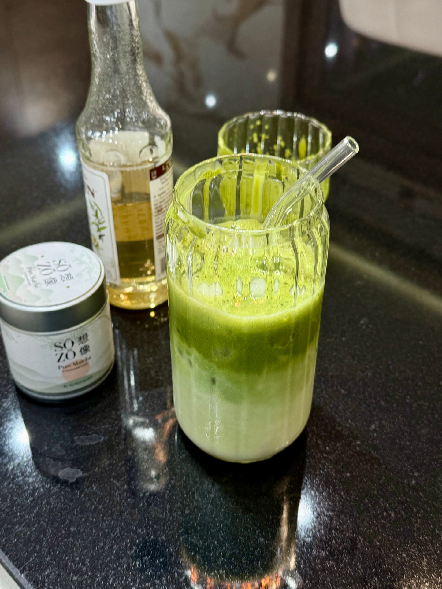 Minimalistic Glass Tumbler with Bamboo Lid & Glass Straw